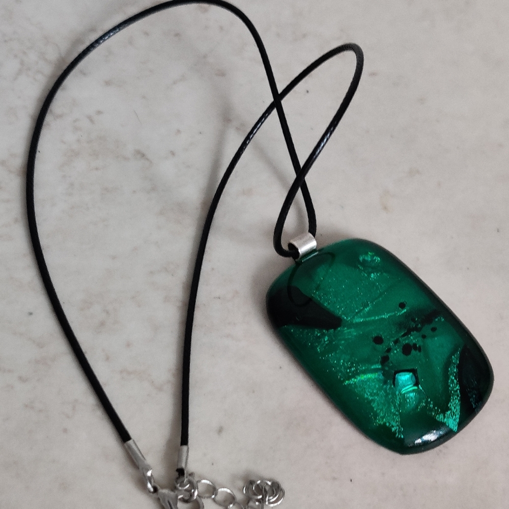 Green Murano Style Two Sided Abstract Art Glass  Pendant Necklace - Picture 4 of 8